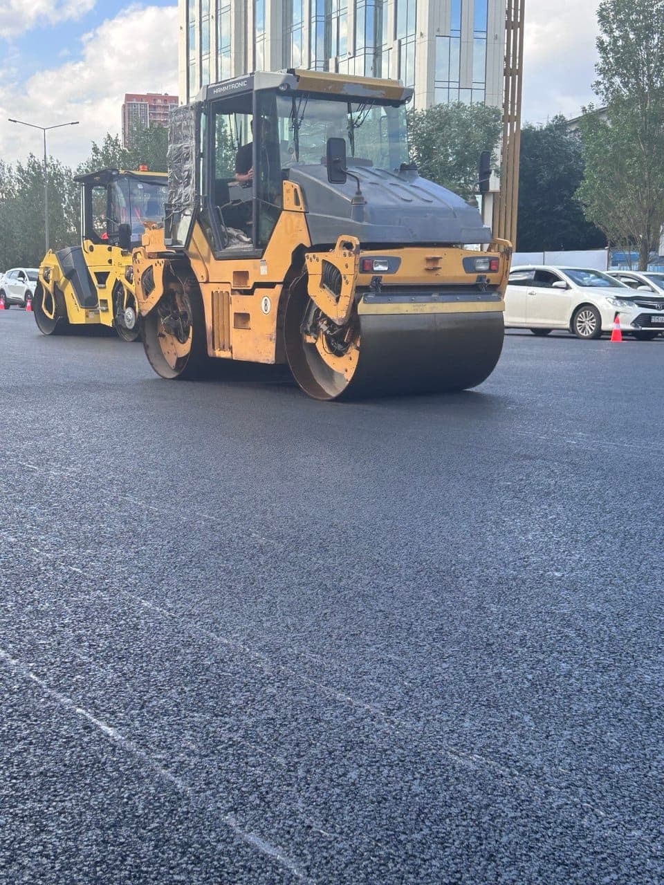 Hammtronic roller at final compaction of the pavement