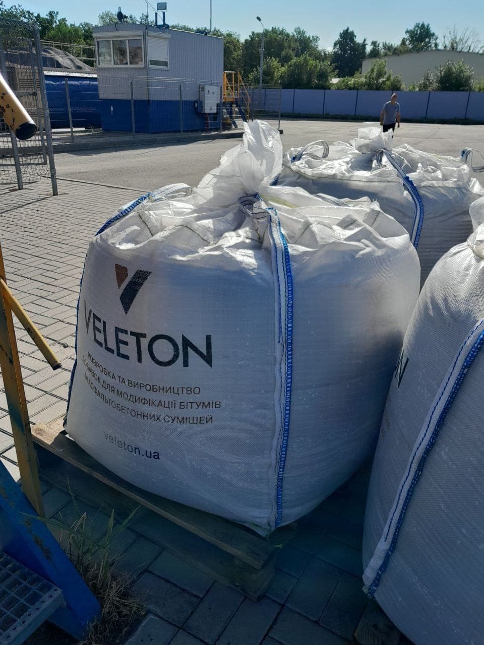 Big bags of Veleton MPC on the asphalt plant yard