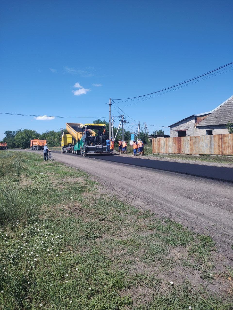 Paving MZ B-10 in Pavlograd, general view