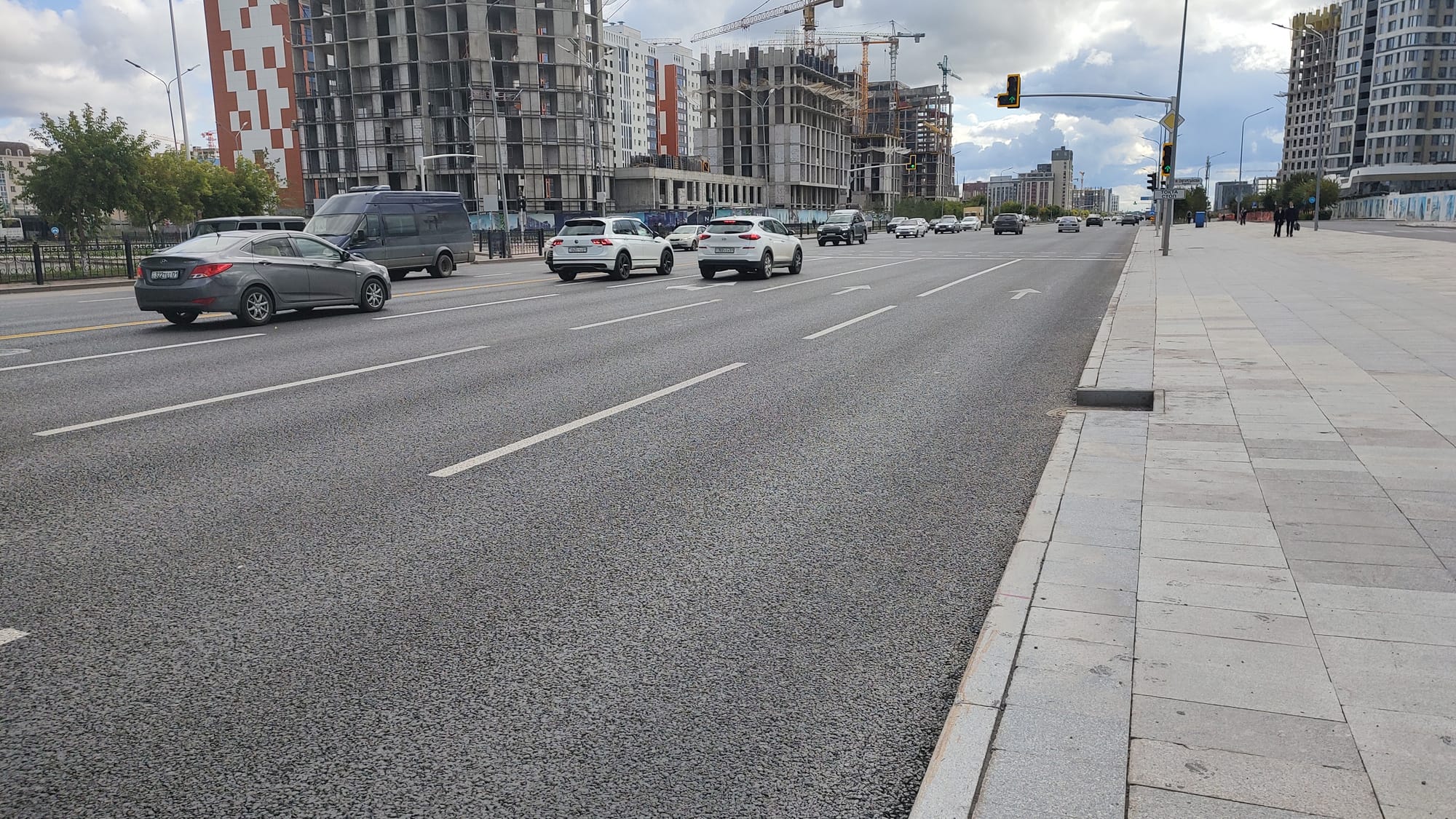Astana, Kazakhstan, Mangilik El Avenue (central arterial road to the airport, using dry addition of the Veleton MPC additive)